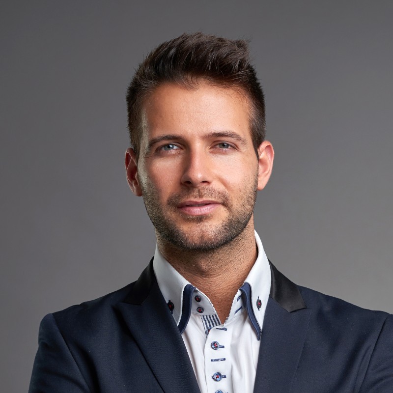 Michael Thompson - Senior Project Manager